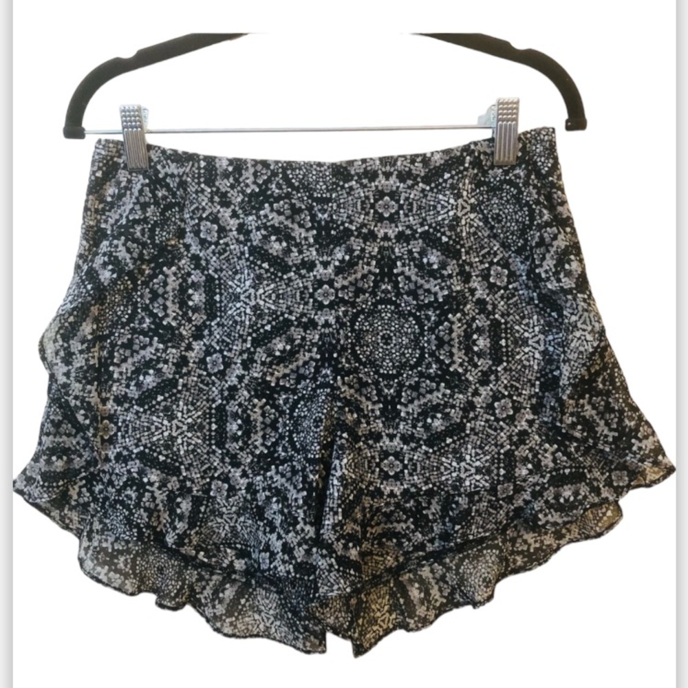Bcbgeneration printed ruffled shorts